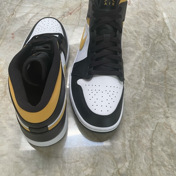 Nike Air Jordan 1 mid se - Picture 9 of 14